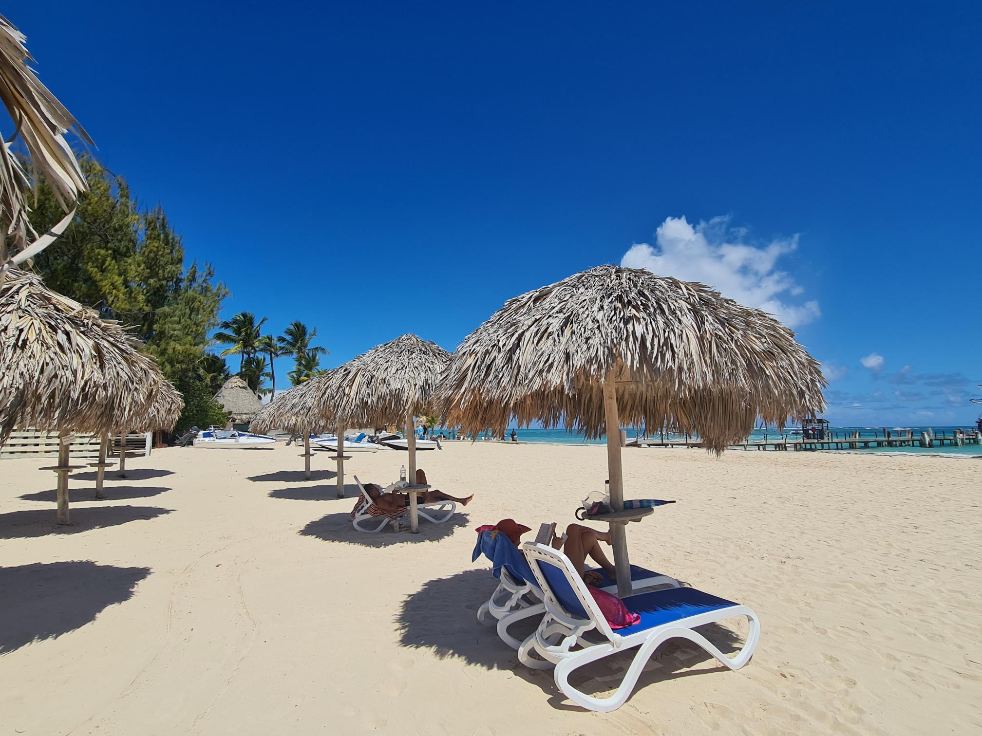 LUXURY 2 BEDROOM PENTHOUSE IN BEACHTOWN AREA